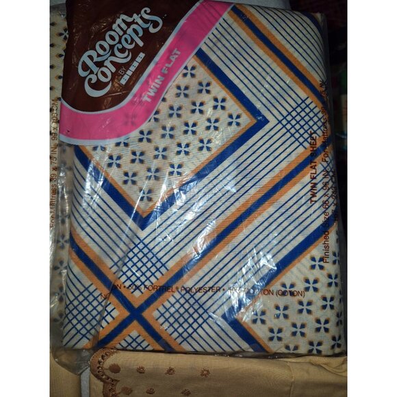 Room Concepts Twin Fitted & Flat No-Iron Sheets + Beige Pillowcases 50% Fortrel - Picture 3 of 10